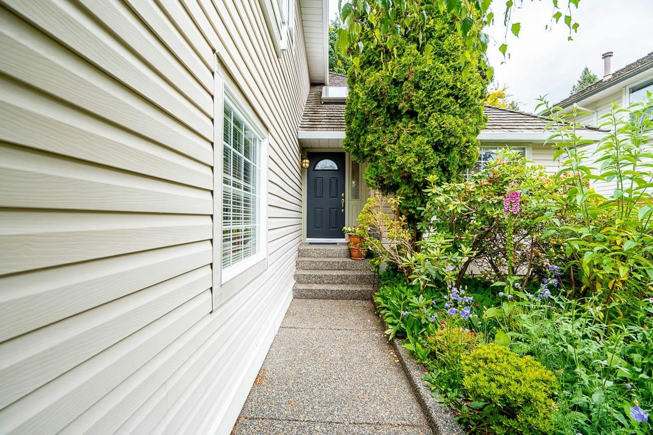 954 160b Street - 4