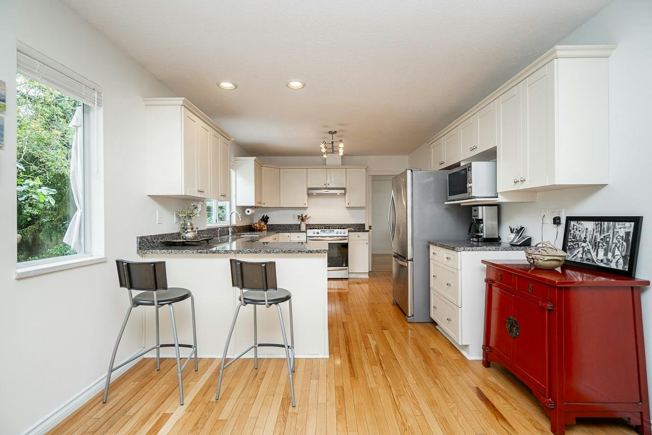 954 160b Street, Surrey, BC, V4A 9A7 - 17