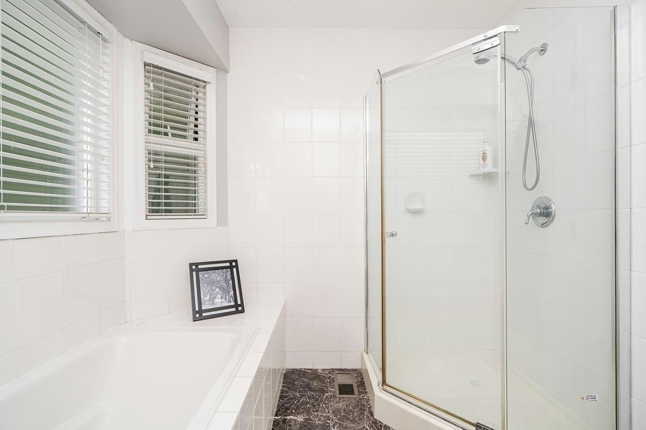 954 160b Street, Surrey, BC, V4A 9A7 - 30