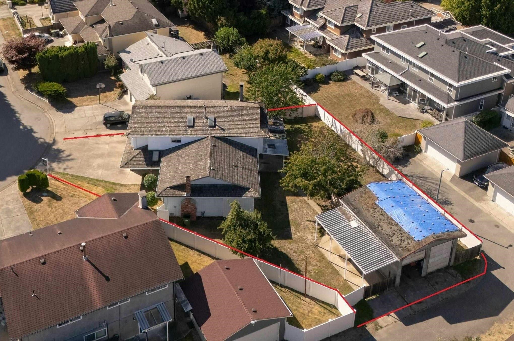 8611 Rideau Drive, Richmond, BC, V7A 4M6 - 2