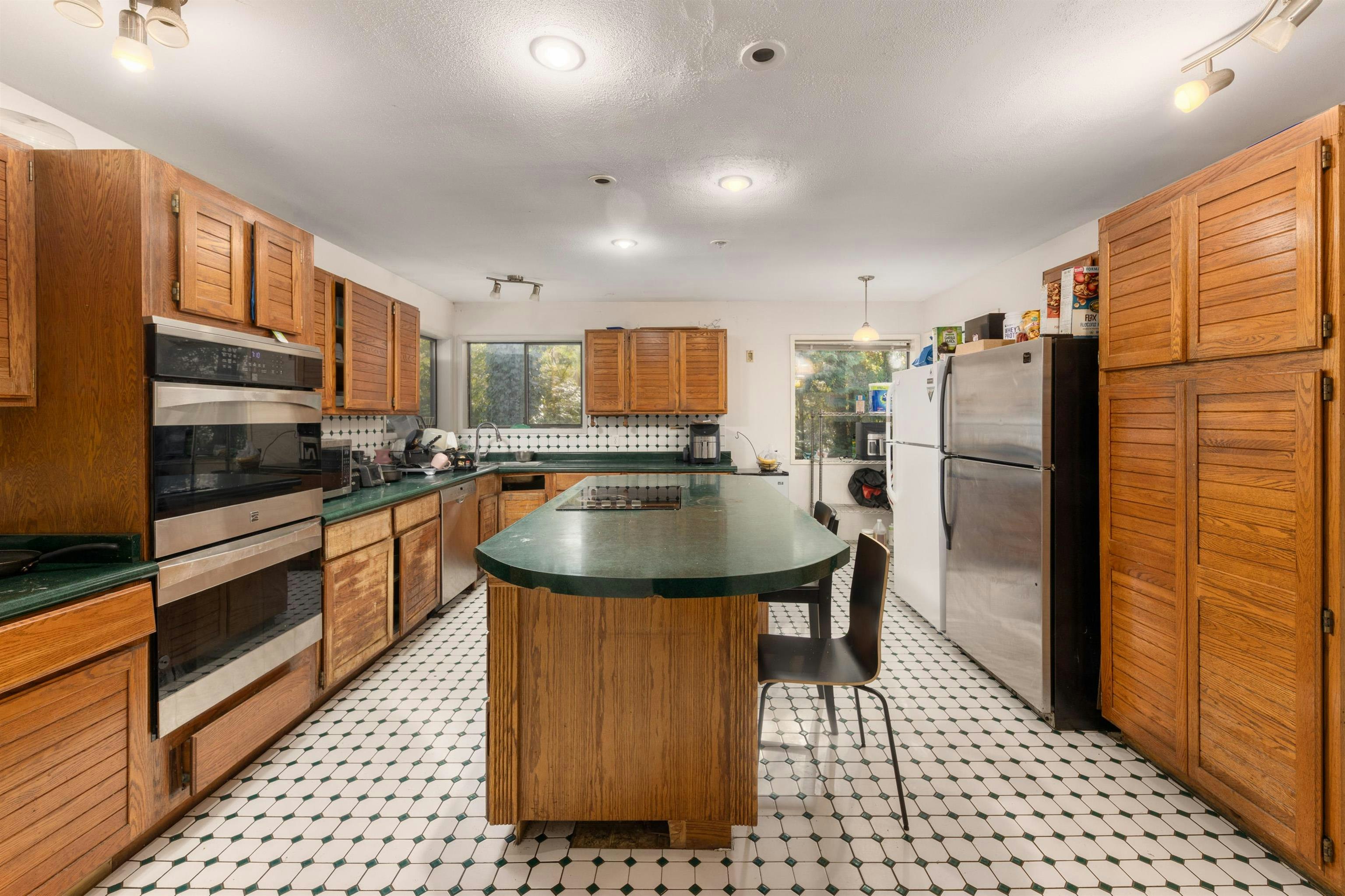 5280 Sperling Avenue, Burnaby, BC, V5E 2T5 - 5