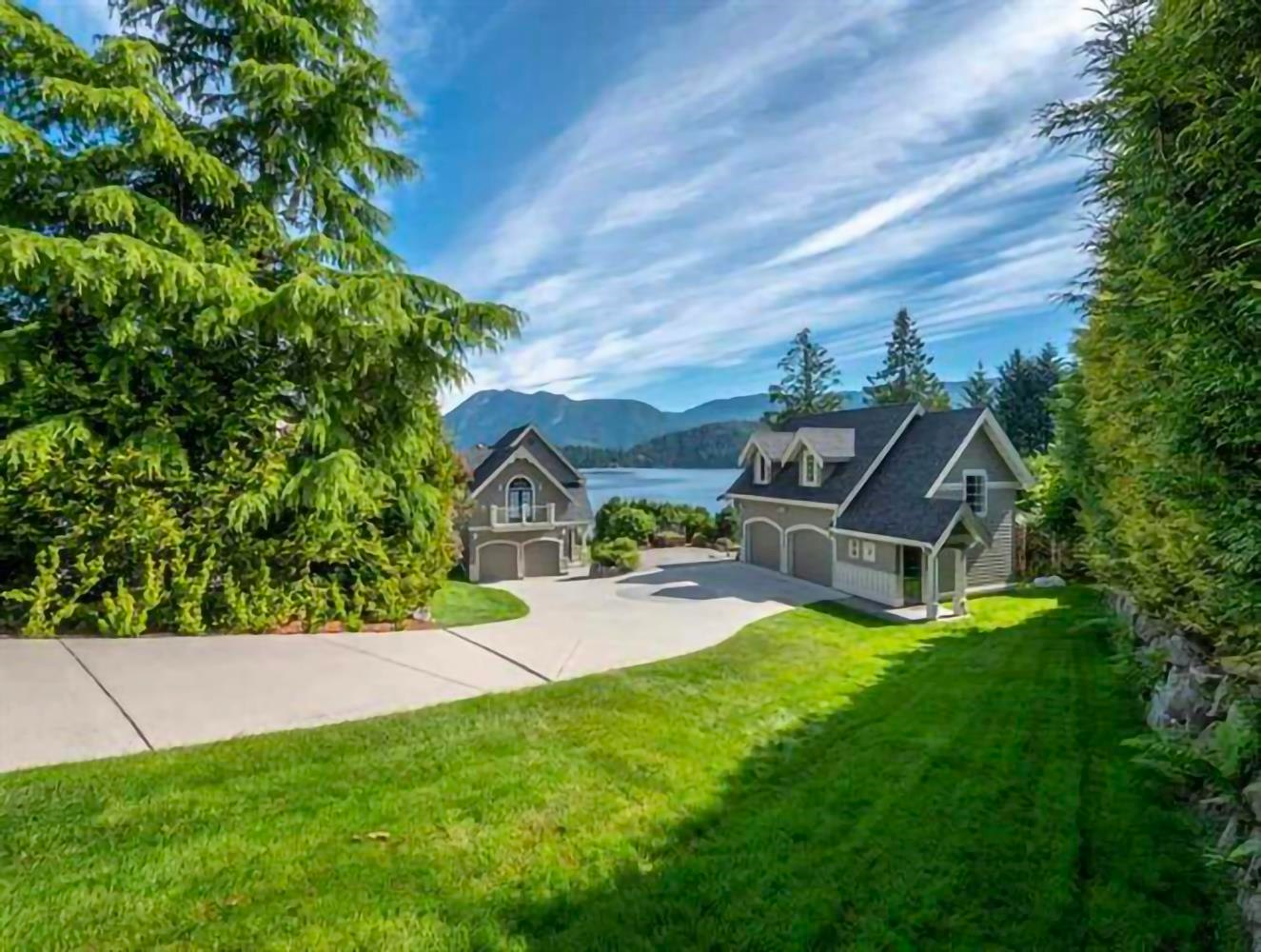 6560 N Gale Avenue, Sechelt, BC, V7Z 0L1