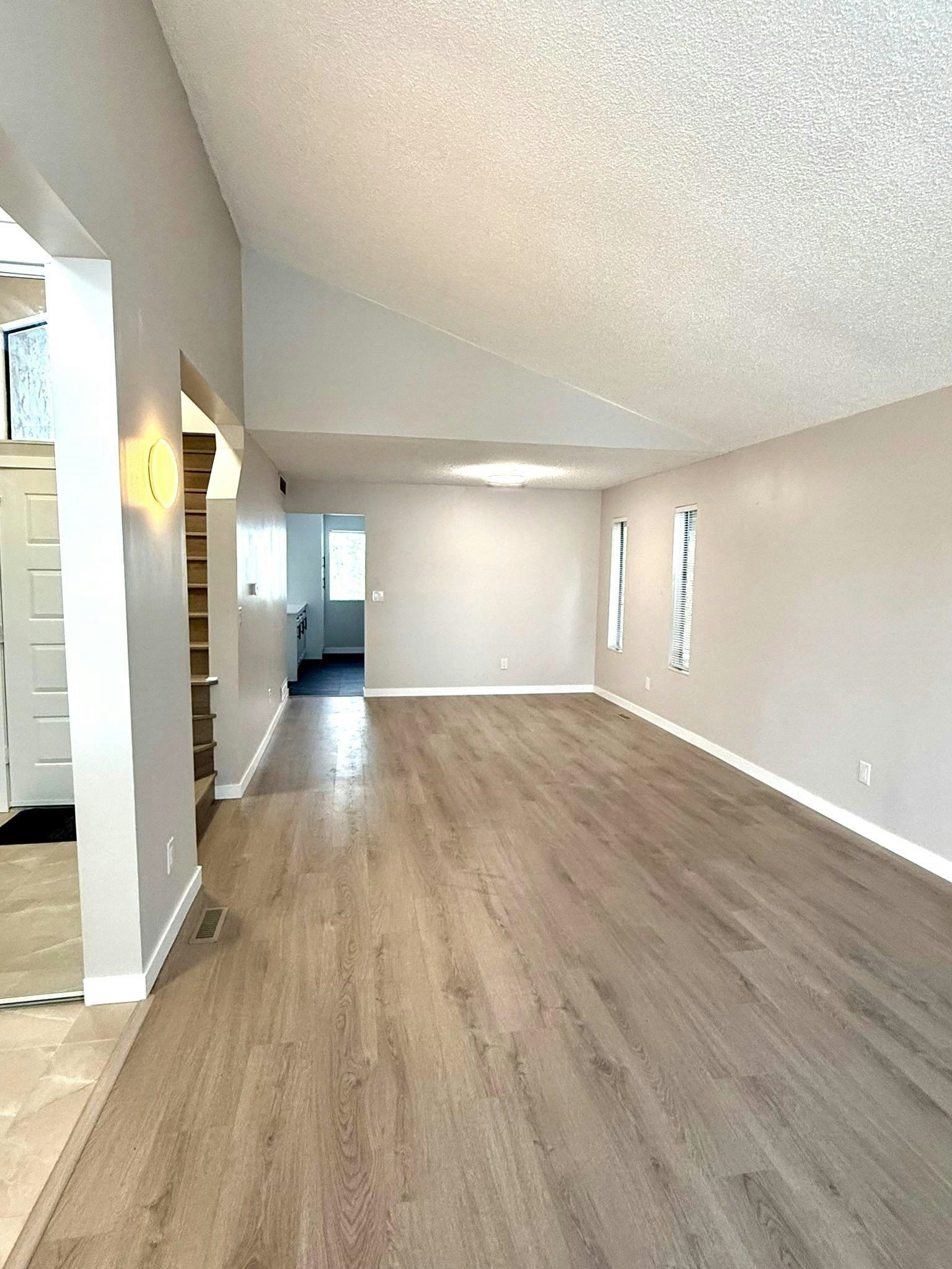 1965 Flynn Crescent - 2