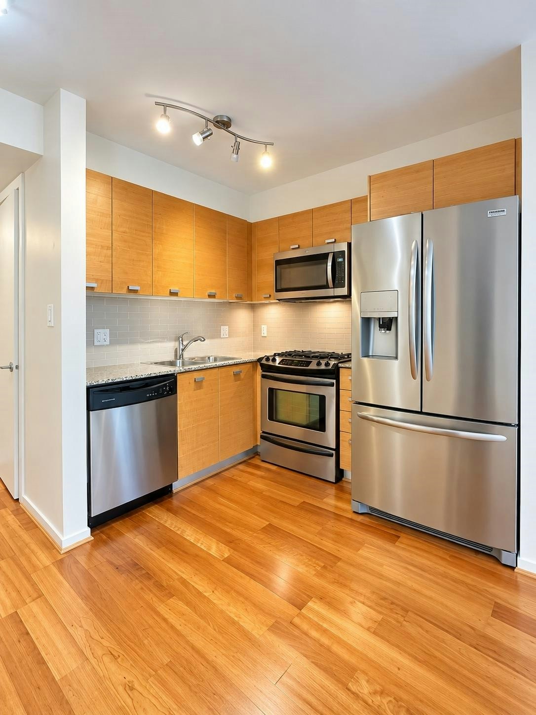 205-2483 Spruce Street, Vancouver, BC, V6H 4J2 - 5