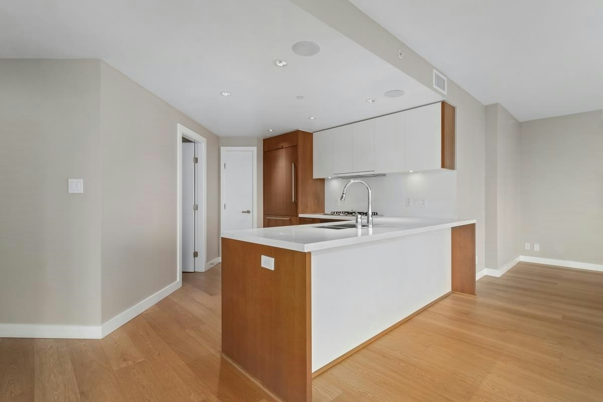 1801-1372 Seymour Street, Vancouver, BC, V6B 3P3 - 5