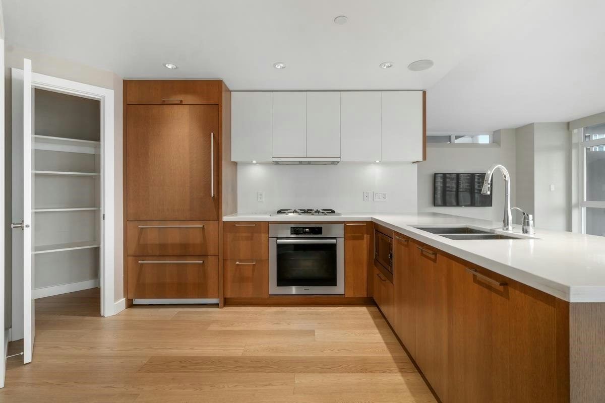 1801-1372 Seymour Street, Vancouver, BC, V6B 3P3 - 2