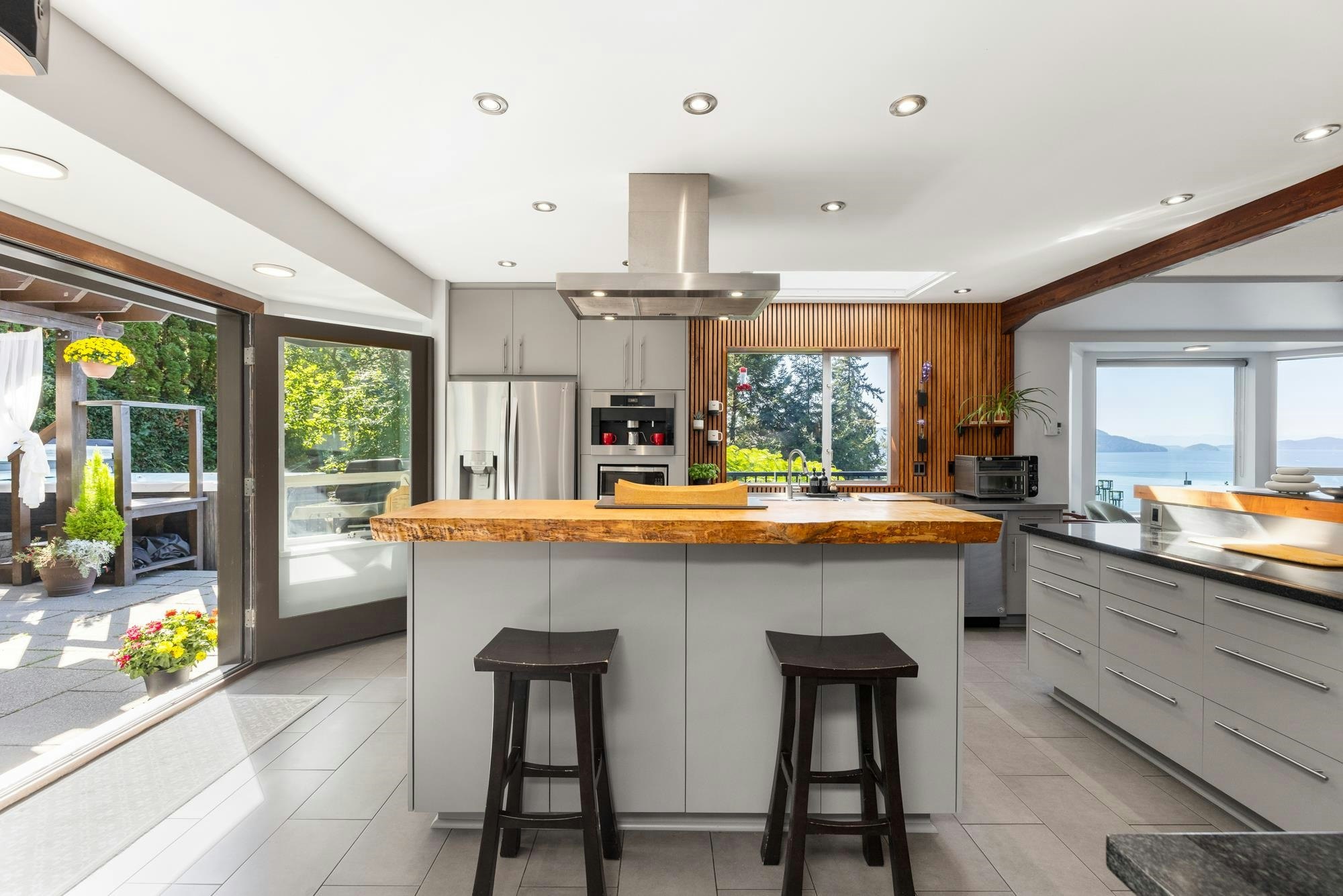 350 Bayview Place, West Vancouver, BC, V0N 2E0