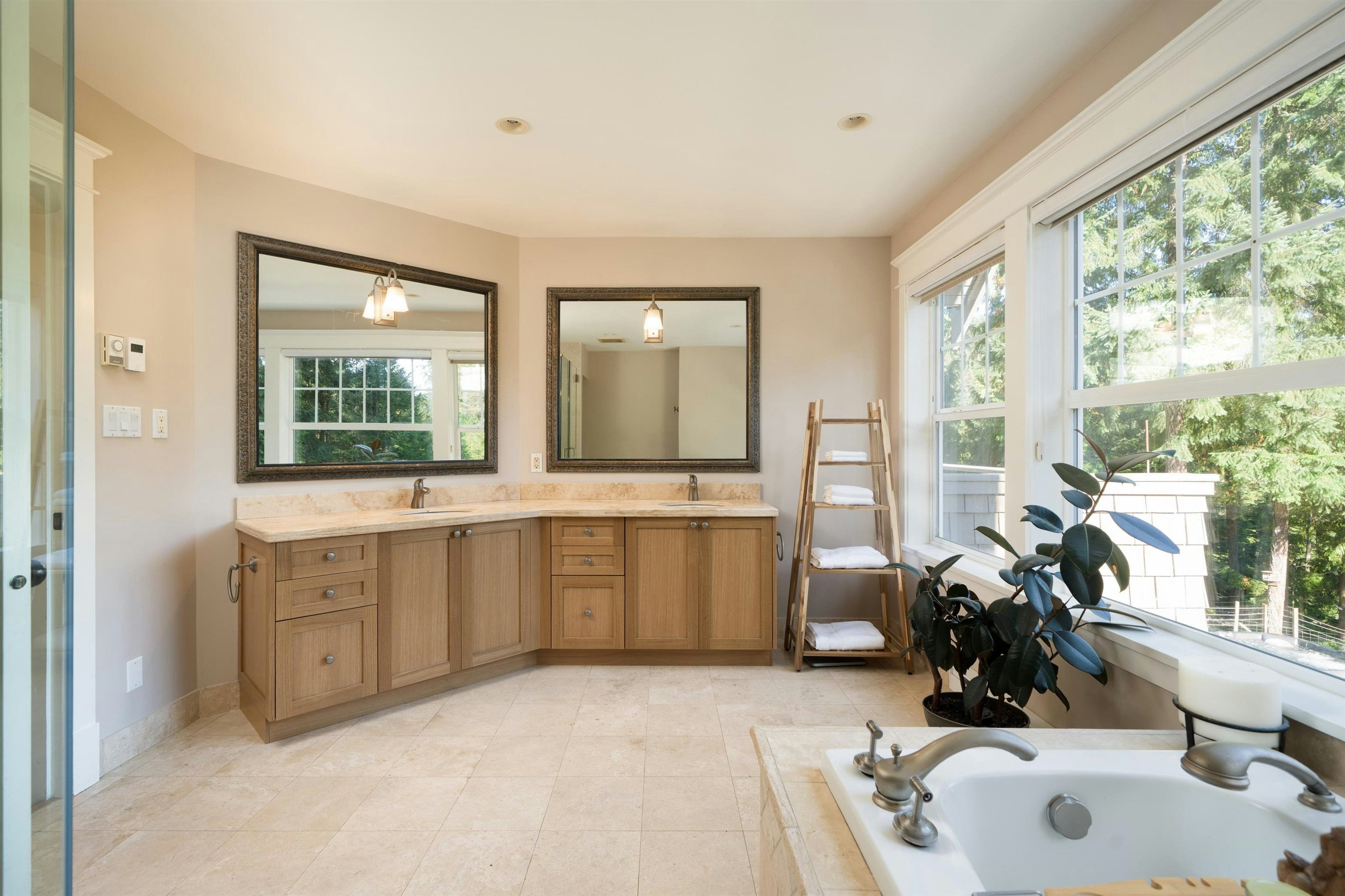 351 Salal Road, Bowen Island, BC, V0N 1G2 - 13