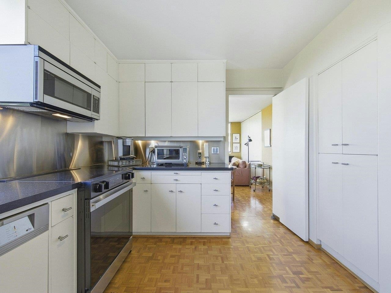 900-1685 W 14th Avenue, Vancouver, BC, V6J 2J3 - 13