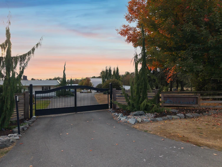 6035 Bradner Road, Abbotsford, BC, V4X 2C7 - 6
