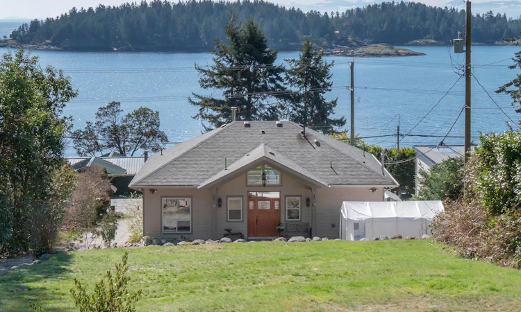 6682 Sunshine Coast Highway