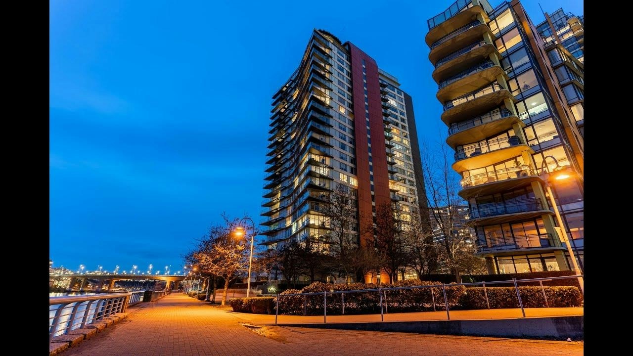 2705-8 Smithe Mews, Vancouver, BC, V6B 0A5