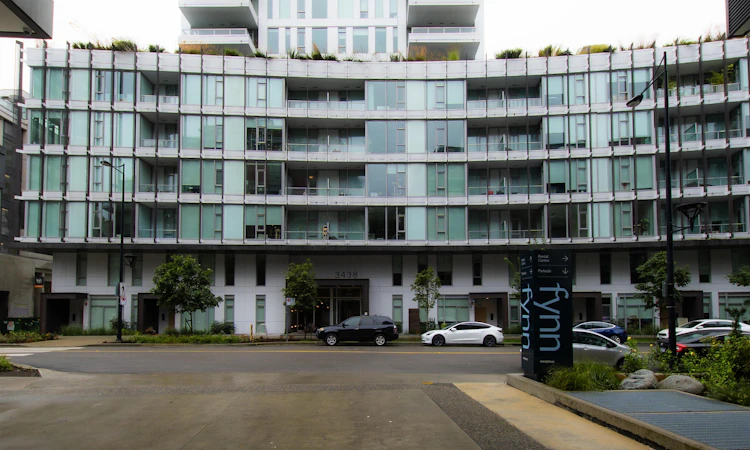 317-3438 Sawmill Crescent