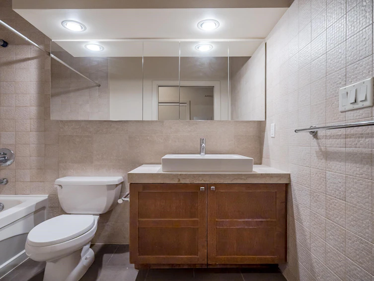 1113-1333 W Georgia Street, Vancouver, BC, V6E 4V3 - 19