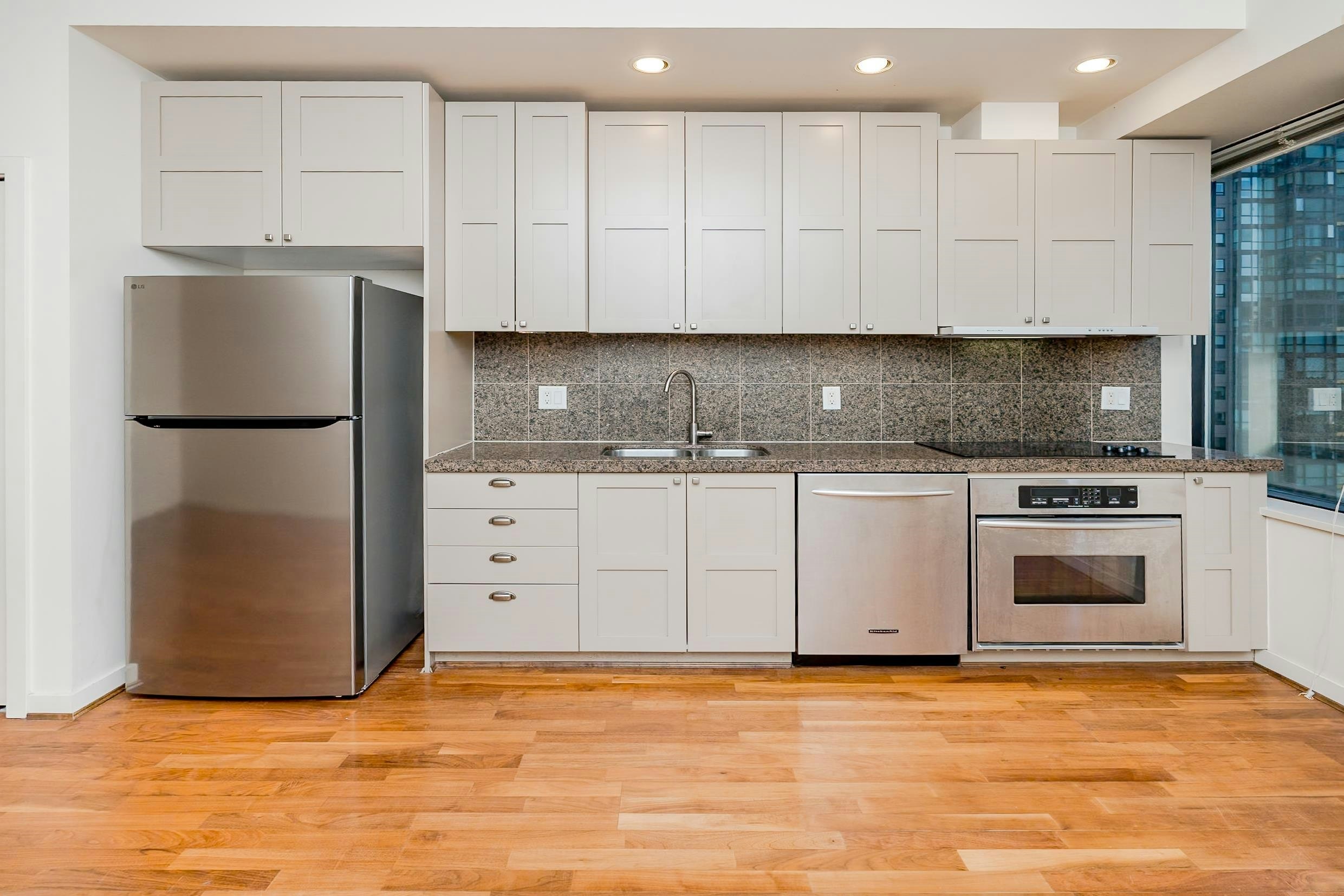 1113-1333 W Georgia Street, Vancouver, BC, V6E 4V3 - 3