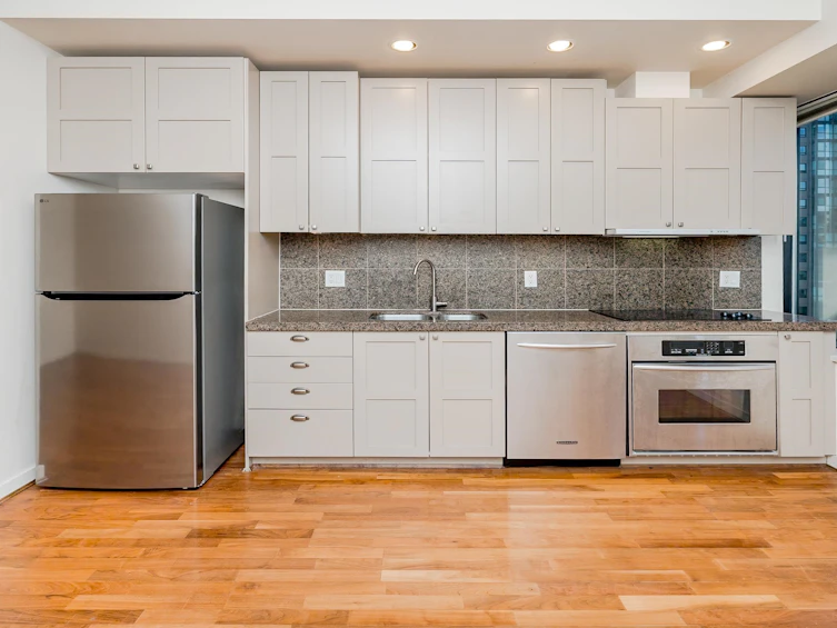 1113-1333 W Georgia Street, Vancouver, BC, V6E 4V3 - 3