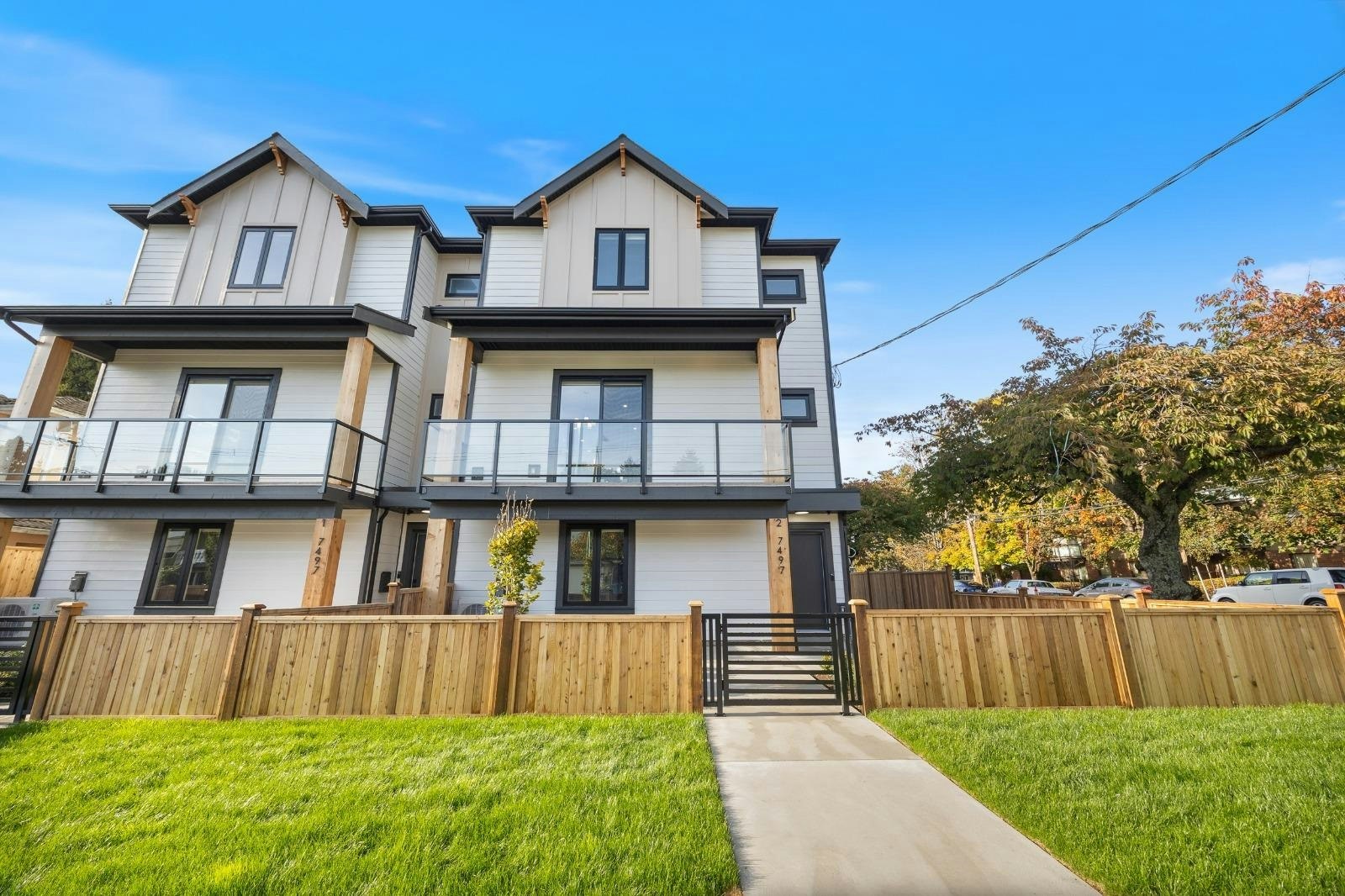 2-7497 Holly Street, Burnaby, BC, V5E 2C3
