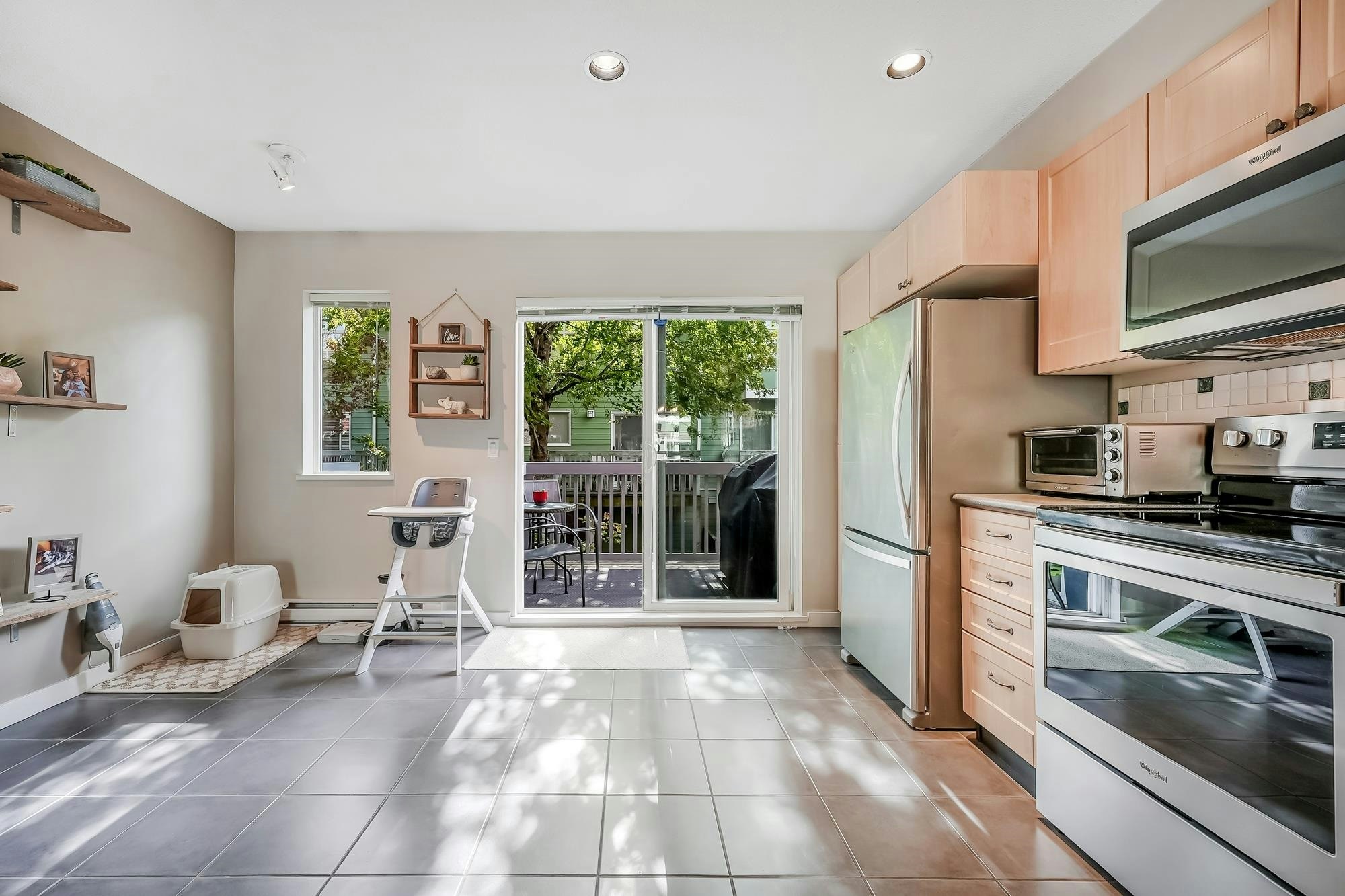 15168 36 Avenue, Surrey, BC, V3S 0Z6 - 11