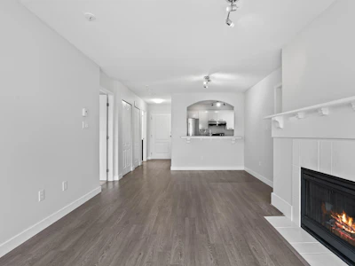 304-5500 Lynas Lane - 5
