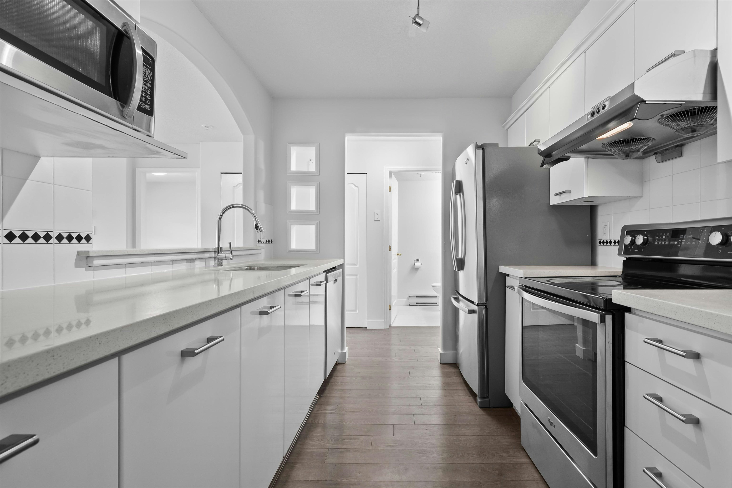 304-5500 Lynas Lane, Richmond, BC, V7C 5R5 - 10