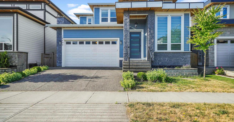 1699* 18 Avenue, Surrey, BC, V3Z 9X5