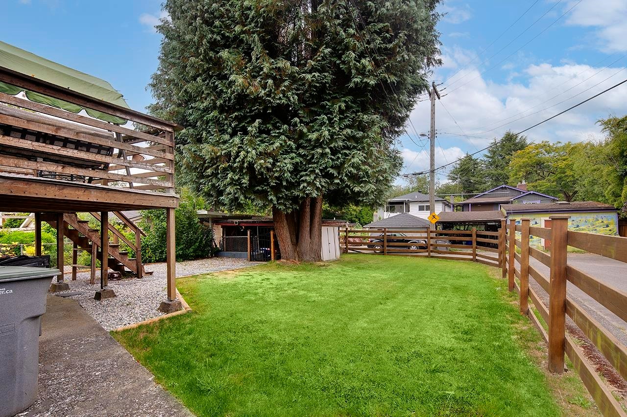 2137 20th Avenue, Vancouver, BC, V5N 2L4 - 8