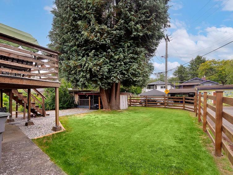2137 20th Avenue, Vancouver, BC, V5N 2L4 - 8