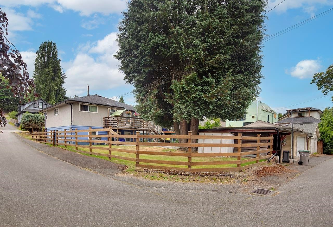2137 20th Avenue, Vancouver, BC, V5N 2L4 - 4