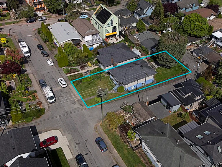 2137 20th Avenue, Vancouver, BC, V5N 2L4 - 13