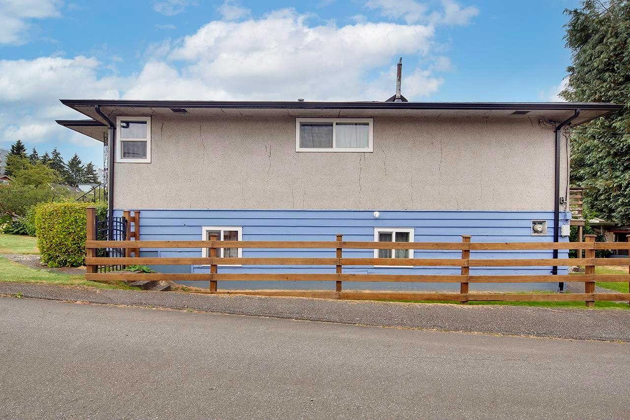 2137 20th Avenue, Vancouver, BC, V5N 2L4 - 3