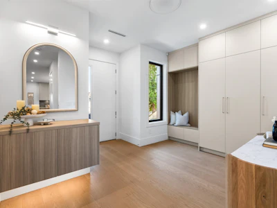2-7061 Paulus Crescent - 4