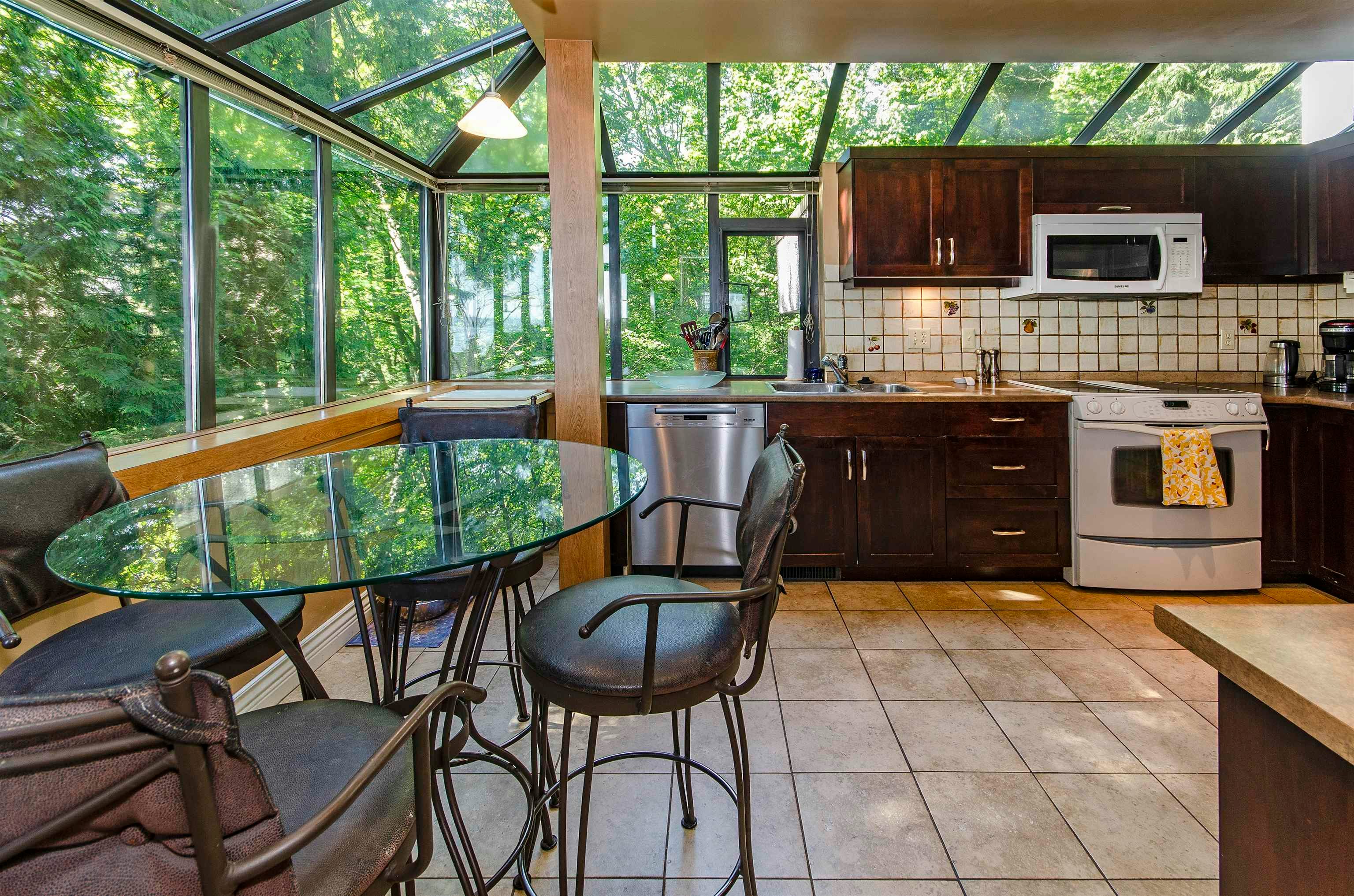 2440 Queens Avenue, West Vancouver, BC, V7V 2Y6 - 10