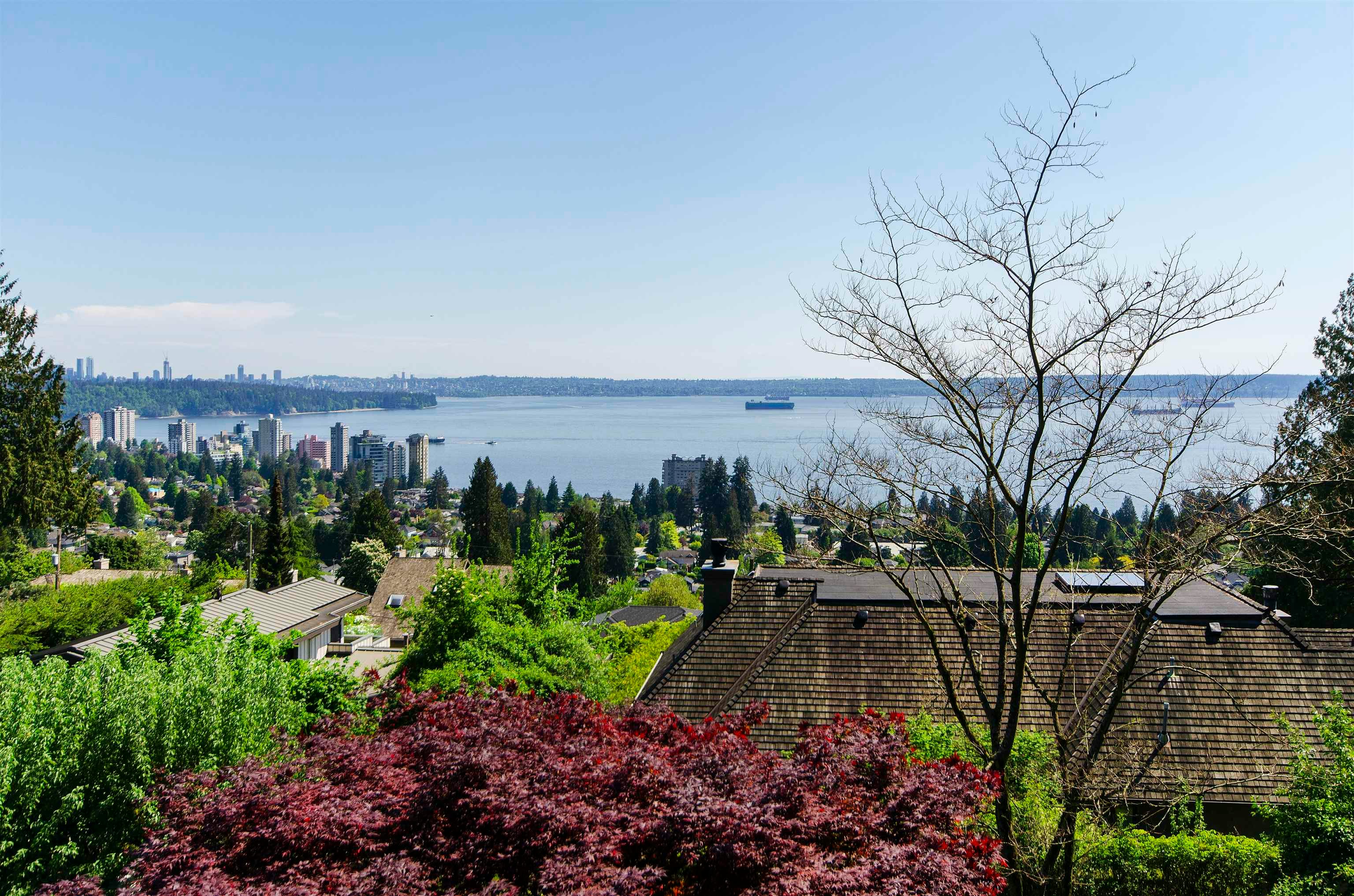 2440 Queens Avenue, West Vancouver, BC, V7V 2Y6