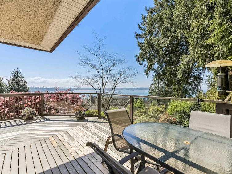 2440 Queens Avenue, West Vancouver, BC, V7V 2Y6 - 3