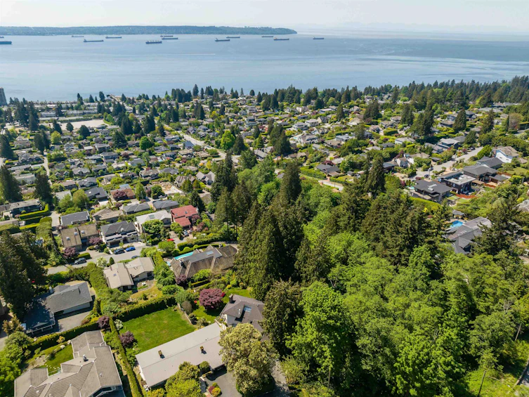 2440 Queens Avenue, West Vancouver, BC, V7V 2Y6 - 36