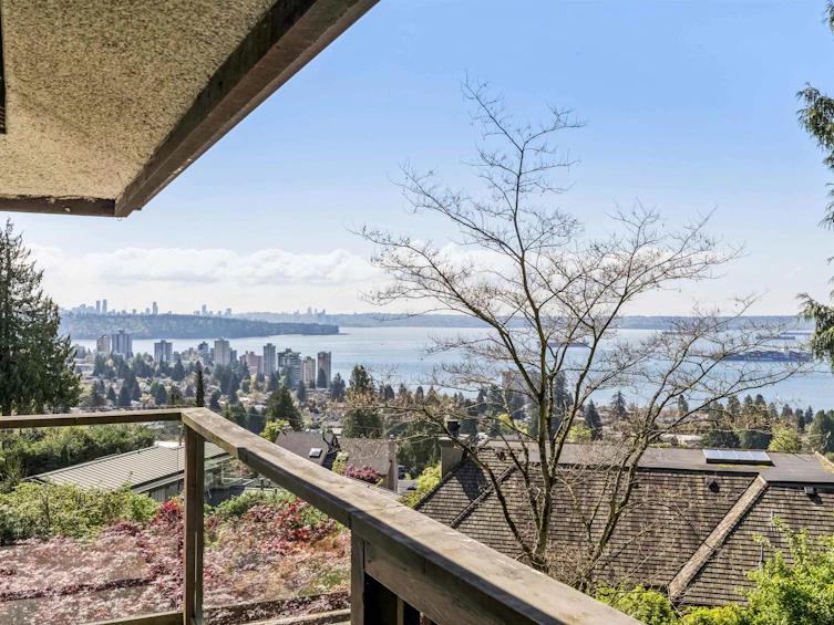 2440 Queens Avenue, West Vancouver, BC, V7V 2Y6 - 40