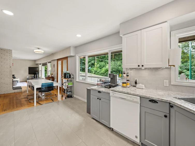 1001 Gatensbury Street, Coquitlam, BC, V3J 5J6 - 6