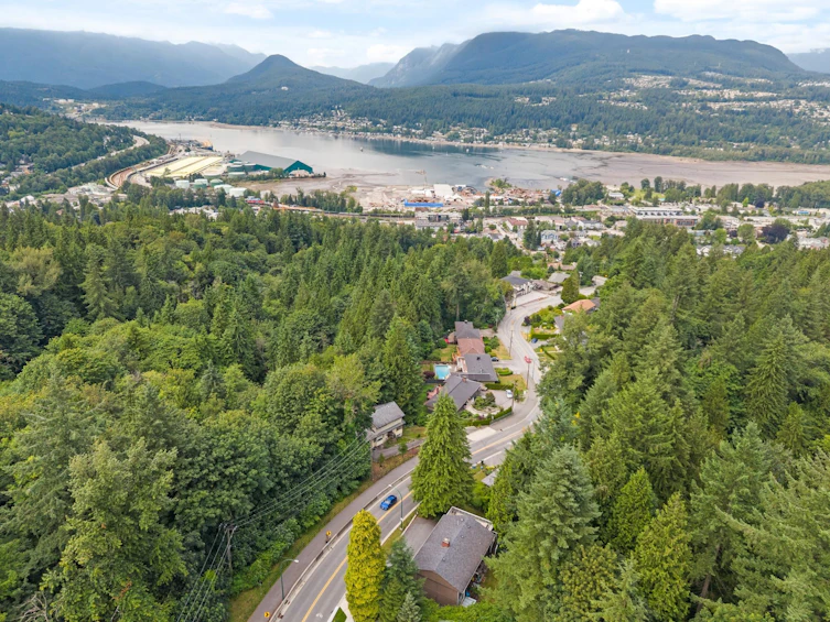 1001 Gatensbury Street, Coquitlam, BC, V3J 5J6 - 40