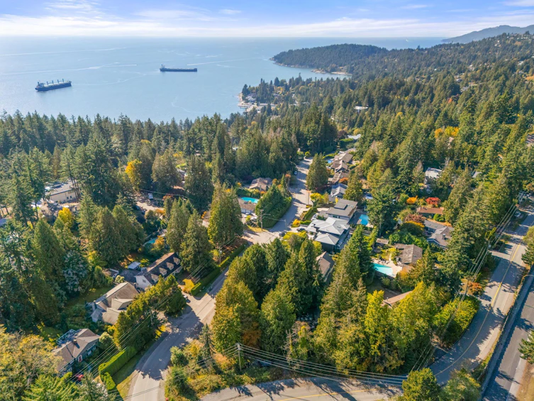3745 Southridge Avenue, West Vancouver, BC, V7V 3H9 - 28