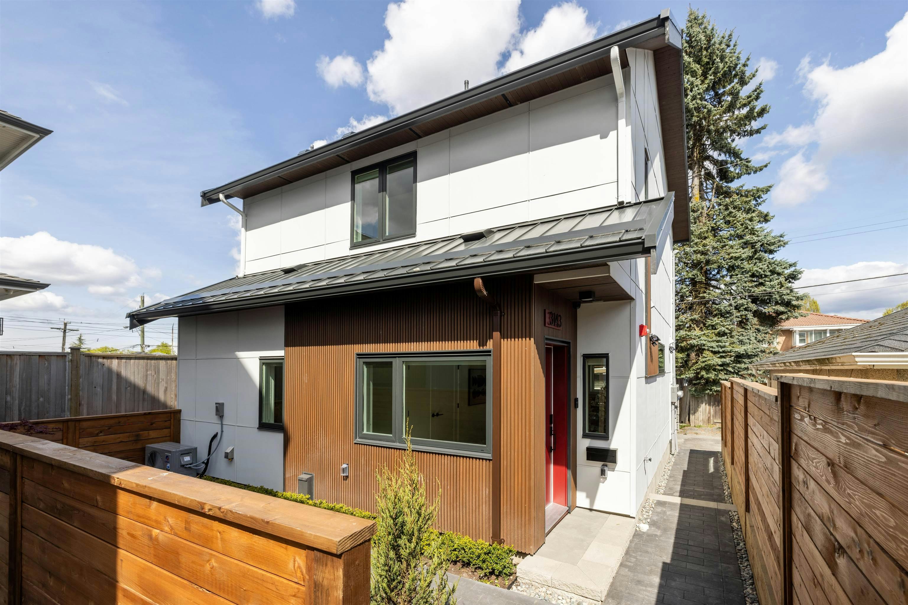 3143 E 19 Avenue, Vancouver, BC, V5M 2T2 - 19