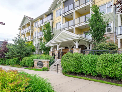 208-5020 221a Street - 5