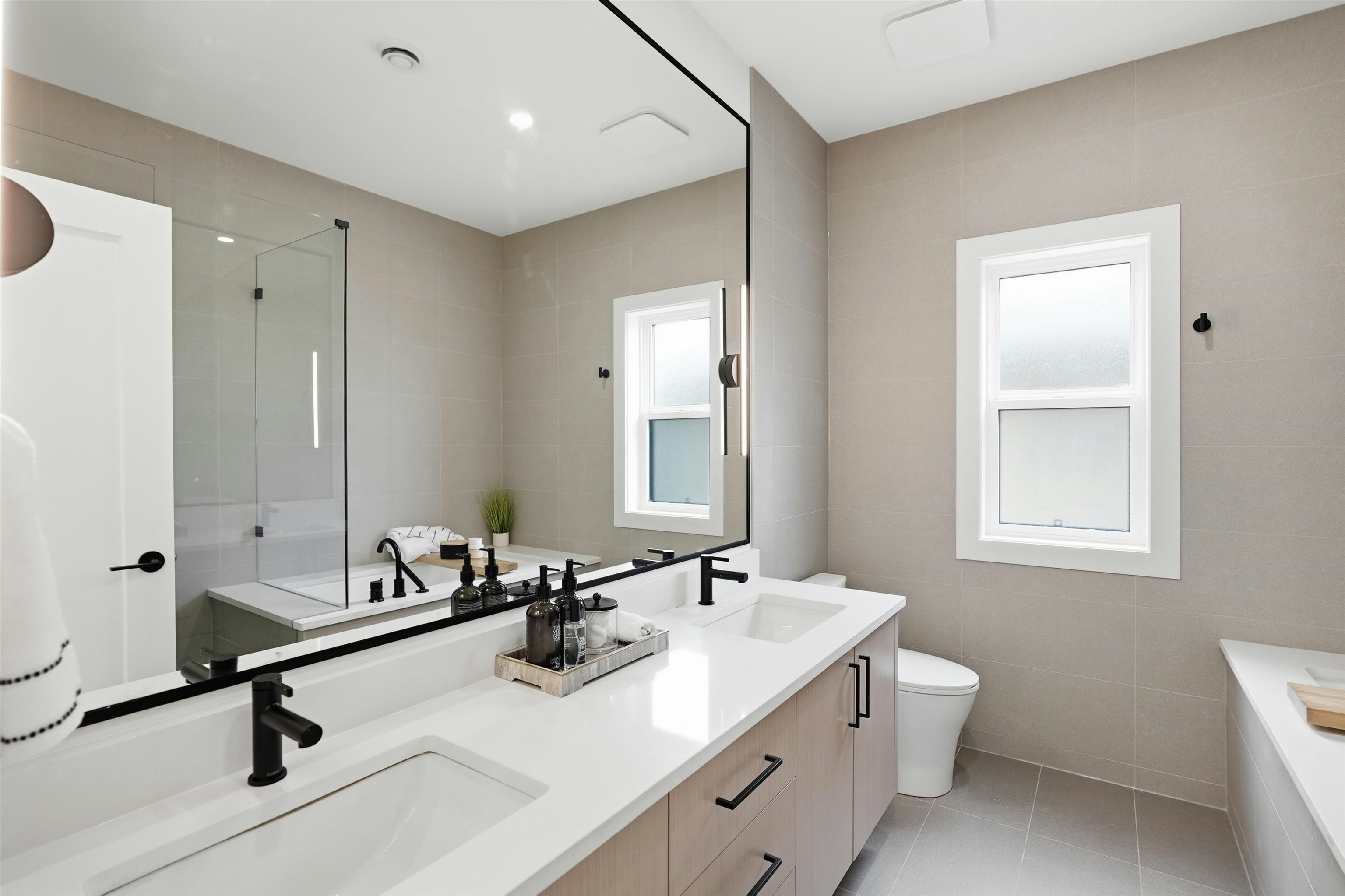 9312 Ebor Road, Delta, BC, V4C 3K7 - 12