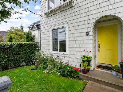 58-16678 25 Avenue - 2