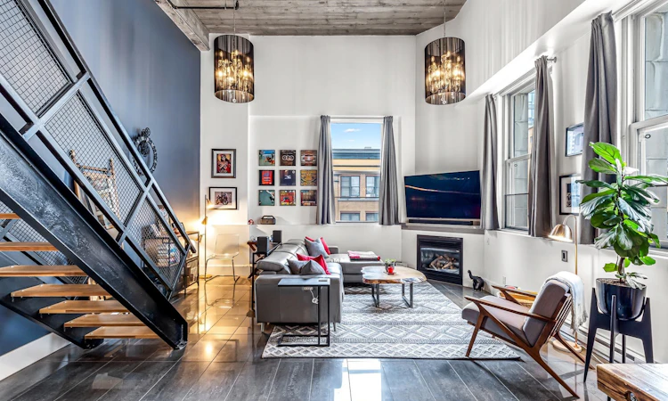 404-549 Columbia Street