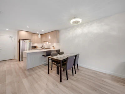 207-128 E 8th Street - 5