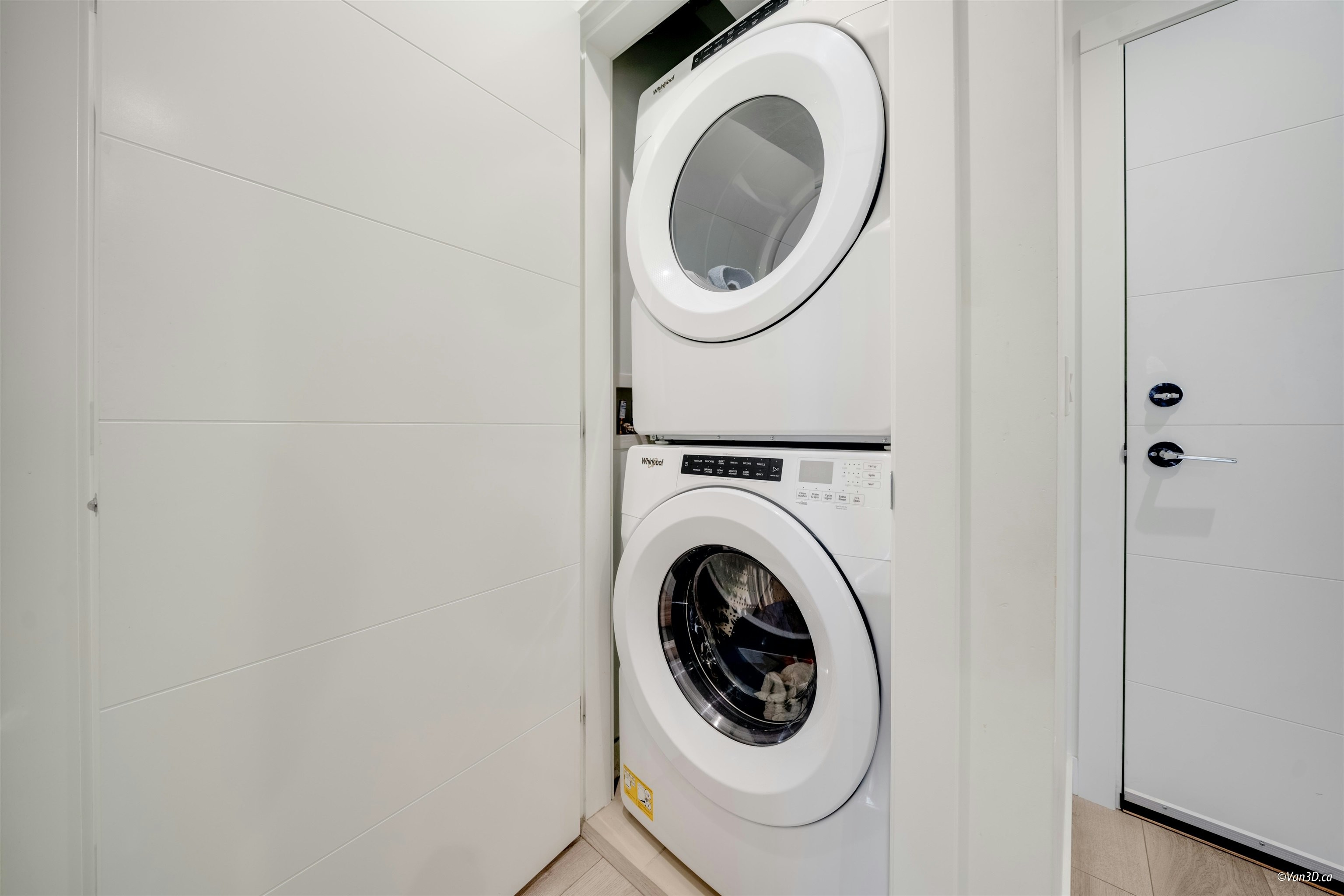 207-128 E 8th Street, North Vancouver, BC, V7L 1Y7 - 17