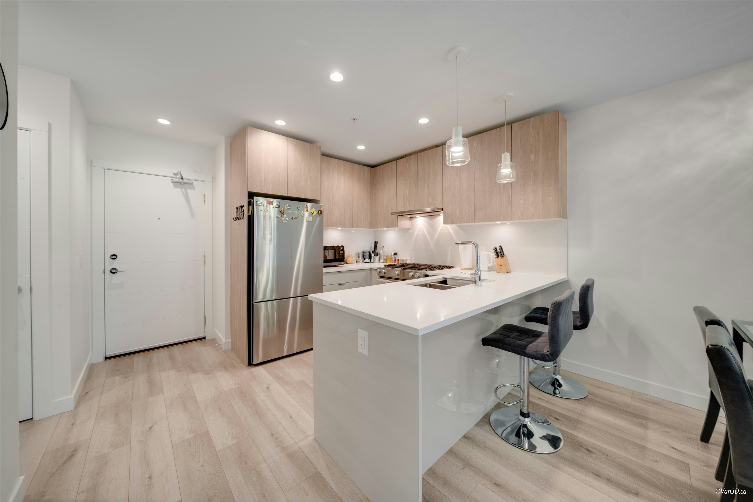 207-128 E 8th Street - 4