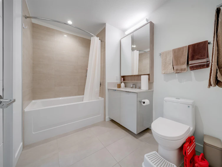 207-128 E 8th Street, North Vancouver, BC, V7L 1Y7 - 13