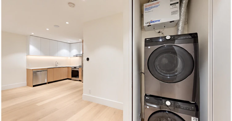 922 Wentworth Ave Street, North Vancouver, BC, V7R 1R7 - 8