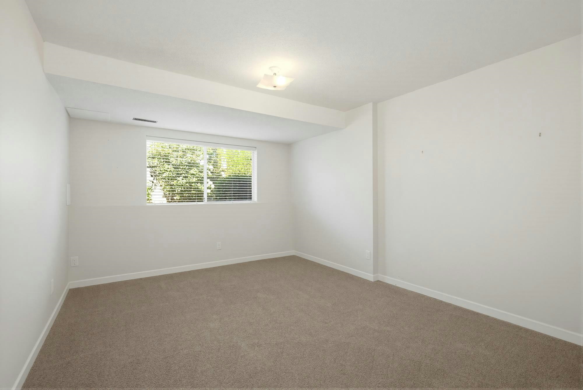 1-32615 Murray Avenue, Abbotsford, BC, V2T 4T8 - 31